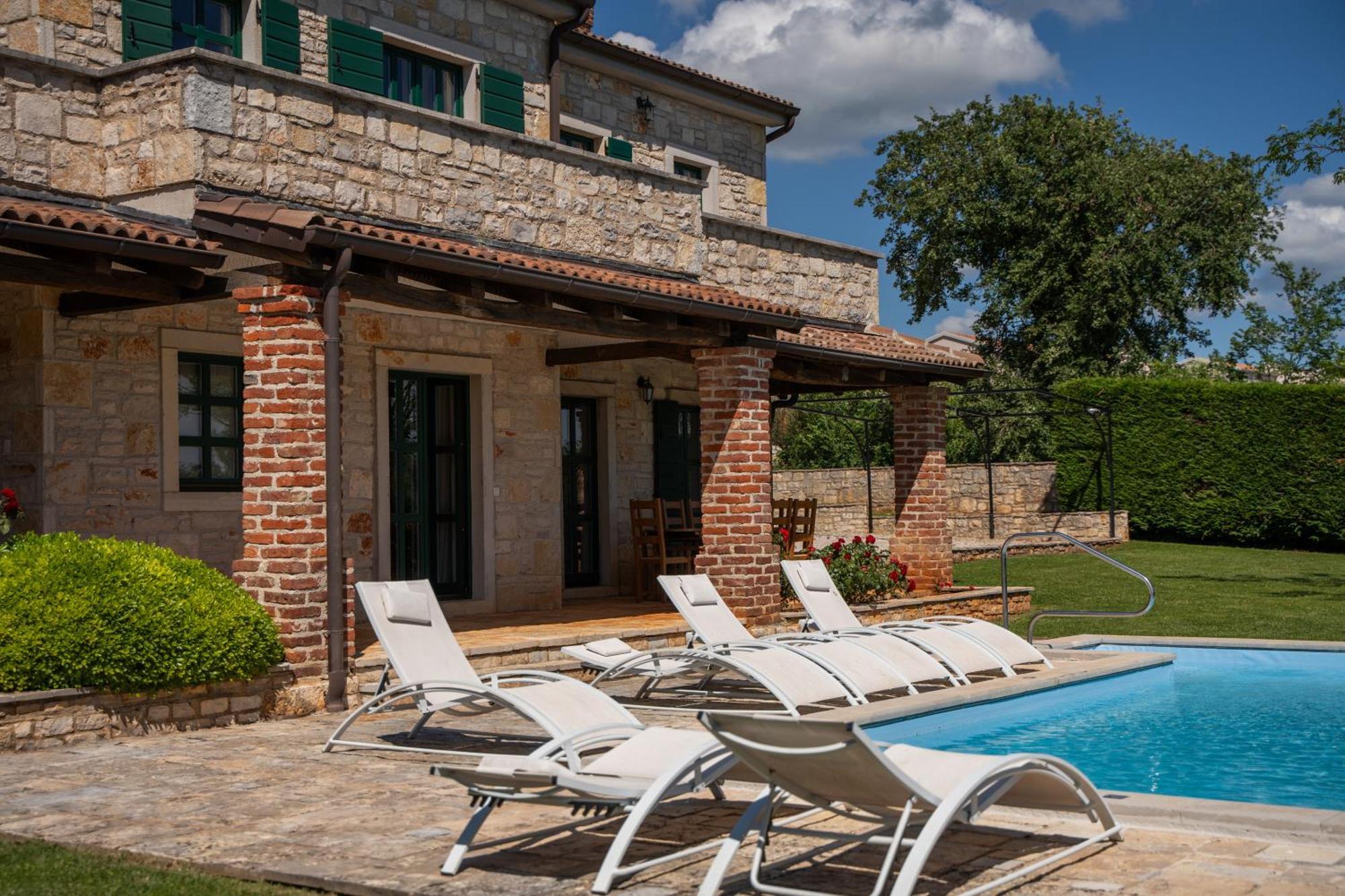 Theblueview Villas Near Porec Sveti Lovrec Pazenaticki Luaran gambar